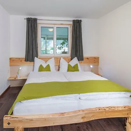 Haus Heiss Apartment *